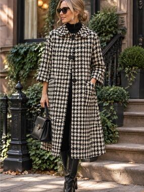 VINTAGE BETTY ROSE Midcentury Black and Ivory Houndstooth Wool Swing Coat, XL